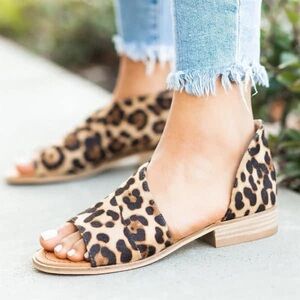 Leopard Flats / Sandals